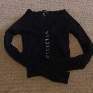 Hook closure vneck crop